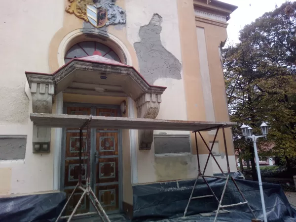 A röszkei templom külső homlokzatának felújítása és belső terének korszerűsítése EEÖR-KP-1